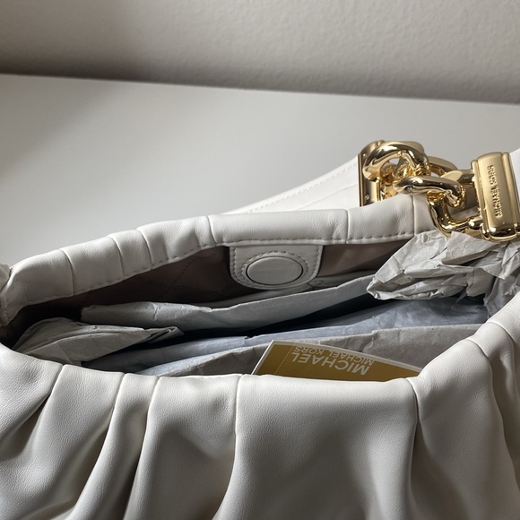 Michael Kors Hannah Medium Shoulder Bag Optic White - Picture 5 of 14